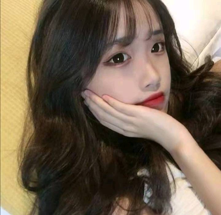 漂亮的兼职学生妹